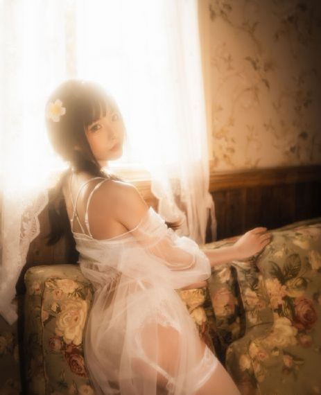 亚洲美女美奶水_4K免费播放